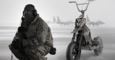 Электросамокат для военных выпустили в Латвии Электросамокат для военных выпустили в Латвии